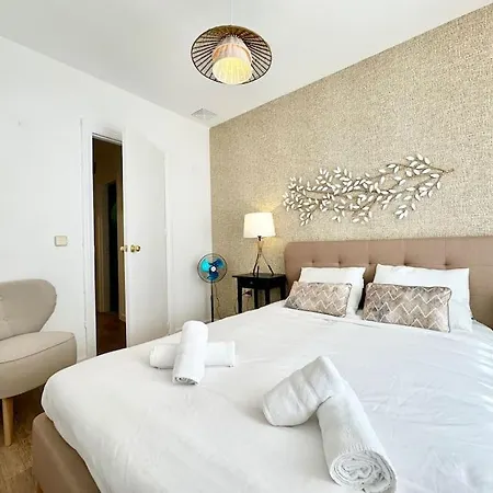 Spacious 3bd With 2bh & Ac Apartment