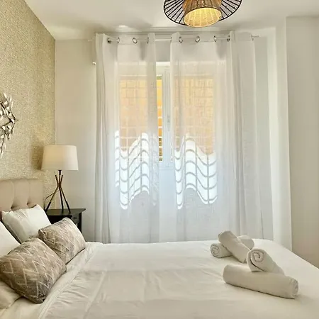 Spacious 3bd With 2bh & Ac Apartment *