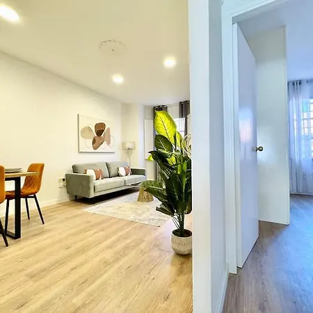 Spacious 3bd With 2bh & Ac