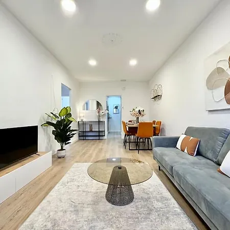 Spacious 3bd With 2bh & Ac Apartment