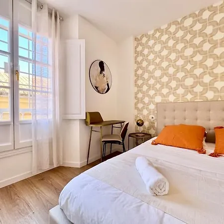 Spacious 3bd With 2bh & Ac Apartment *